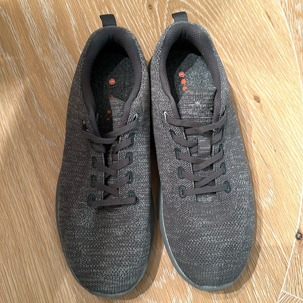 Peter Millar sneakers